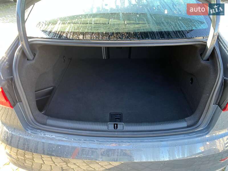 Седан Audi A3 2017 в Львове
