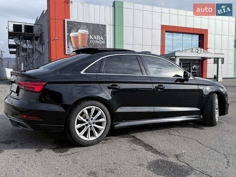 Седан Audi A3 2017 в Сваляве