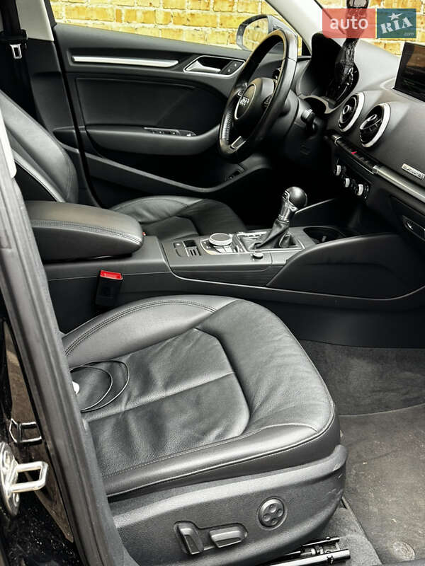 Седан Audi A3 2015 в Львові