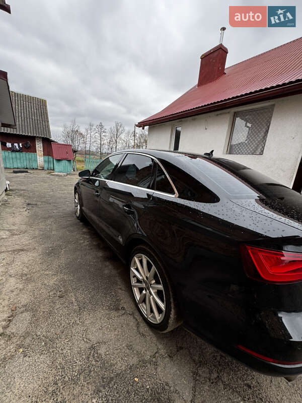 Седан Audi A3 2015 в Львові