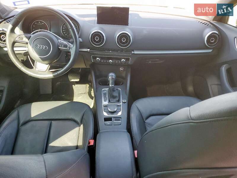 Седан Audi A3 2016 в Львове