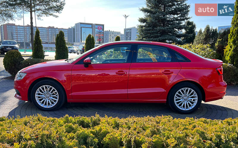 Седан Audi A3 2016 в Львові