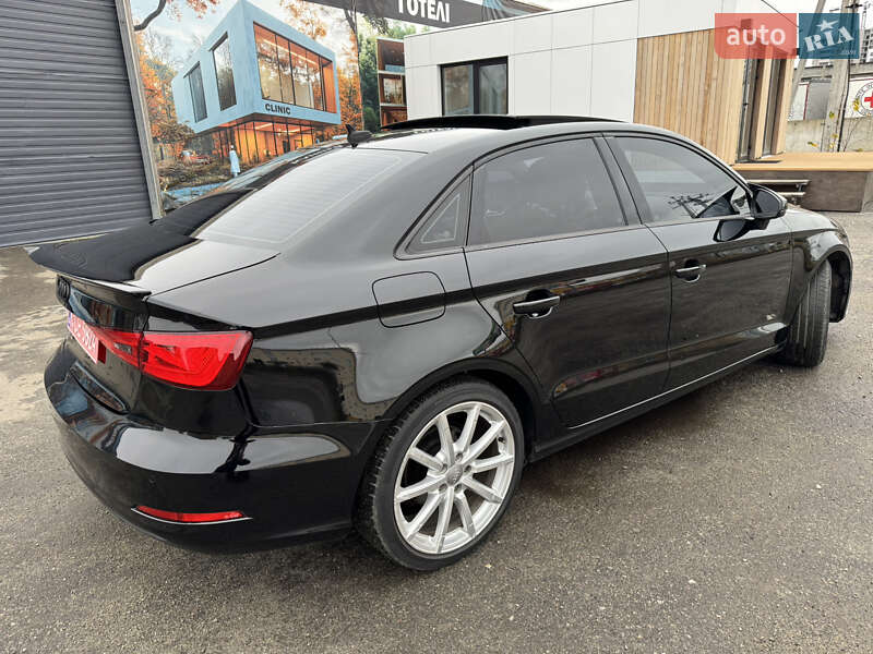 Седан Audi A3 2015 в Киеве