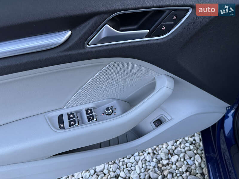 Седан Audi A3 2015 в Ивано-Франковске