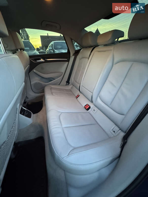Седан Audi A3 2015 в Ивано-Франковске