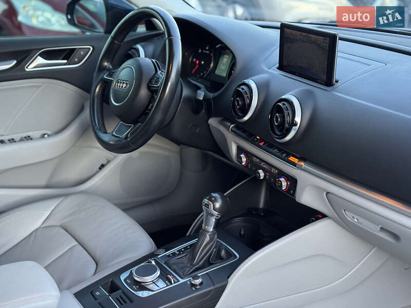 Седан Audi A3 2015 в Ивано-Франковске