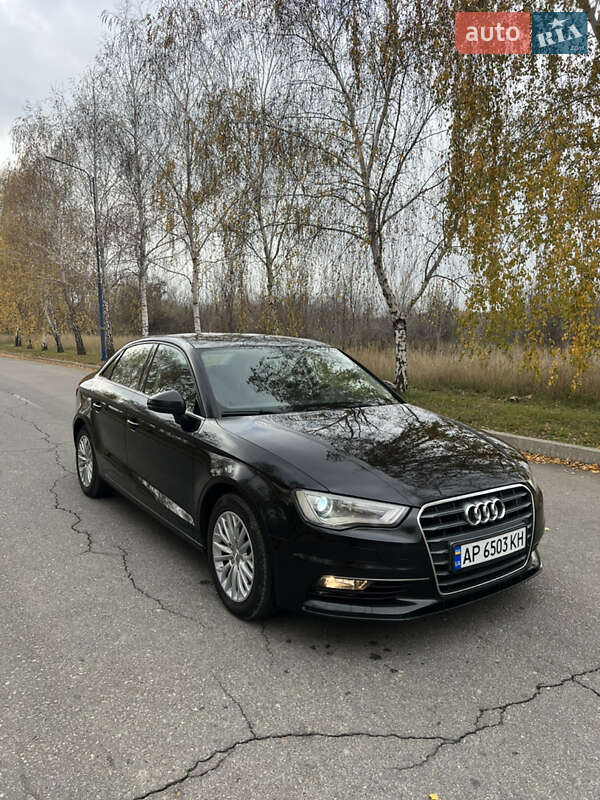 Седан Audi A3 2016 в Запорожье
