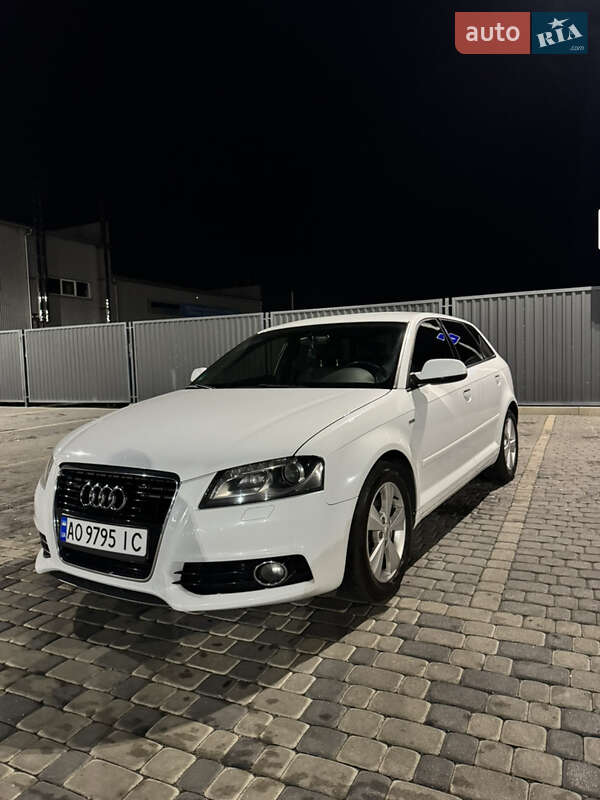 Хэтчбек Audi A3 2011 в Мукачево
