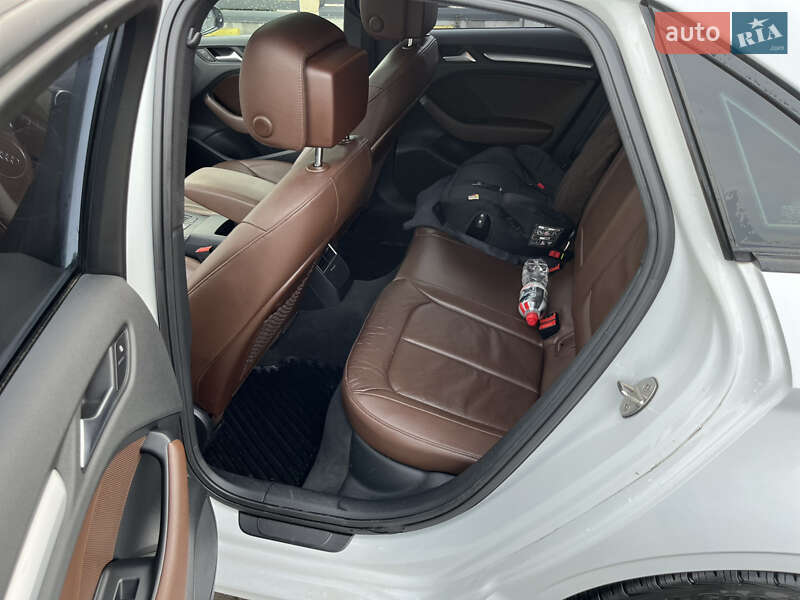 Седан Audi A3 2014 в Львове