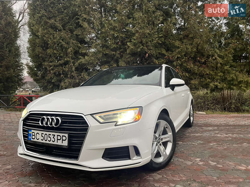 Седан Audi A3 2017 в Львове