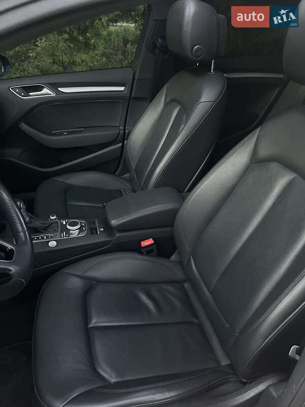 Седан Audi A3 2017 в Львове