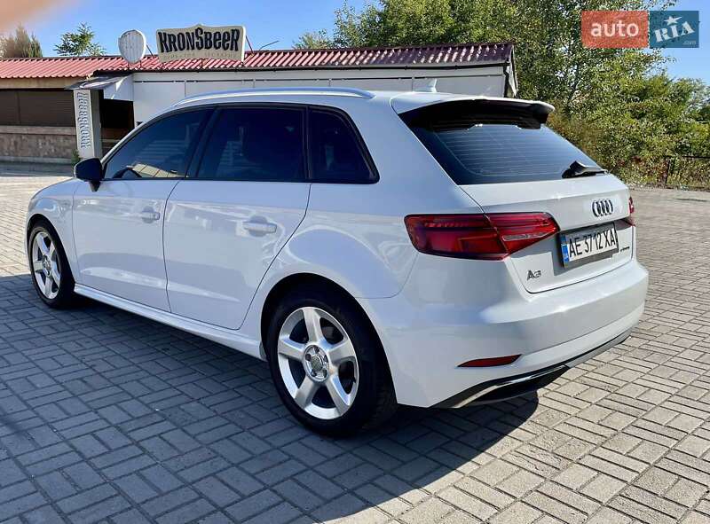 Хэтчбек Audi A3 2017 в Запорожье