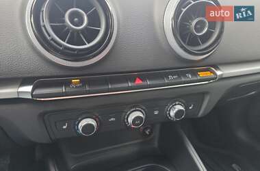 Седан Audi A3 2015 в Львове
