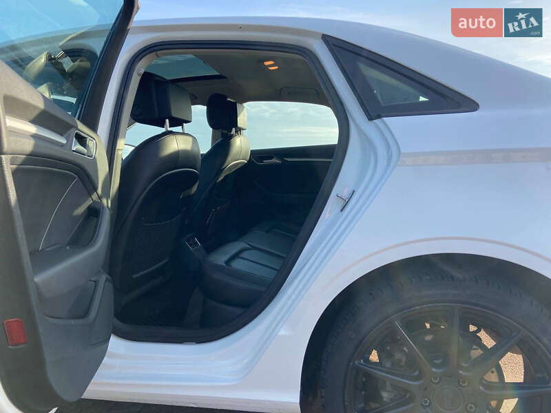 Седан Audi A3 2015 в Киеве