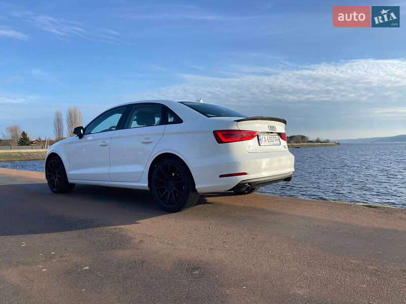 Седан Audi A3 2015 в Киеве