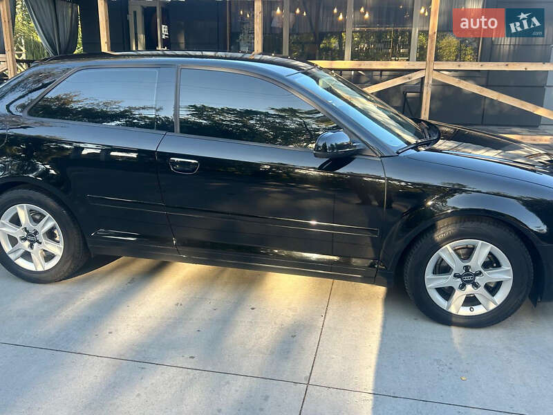 Хетчбек Audi A3 2010 в Дніпрі