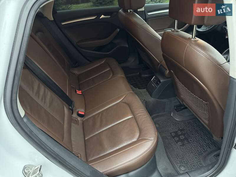 Седан Audi A3 2015 в Киеве