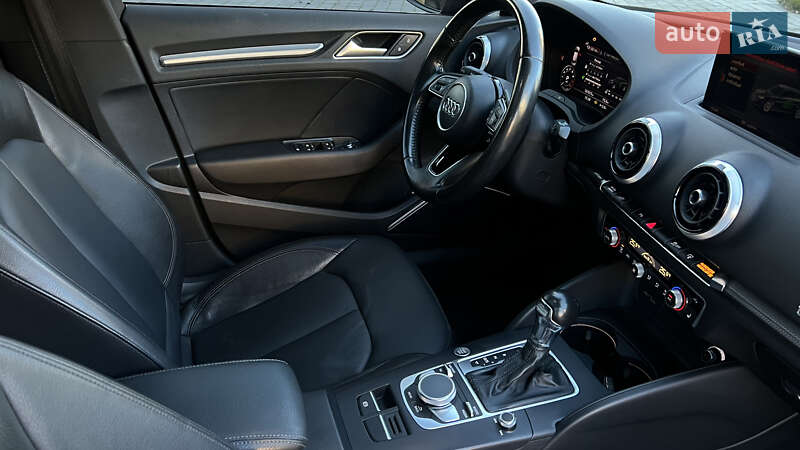 Хэтчбек Audi A3 2017 в Львове