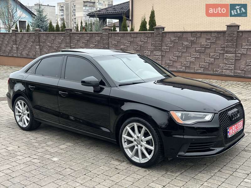 Седан Audi A3 2015 в Рівному
