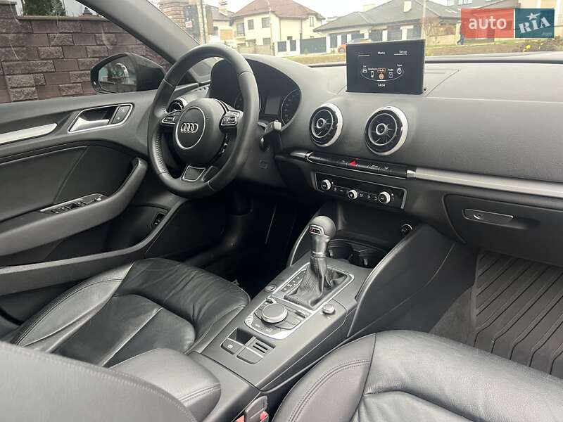 Седан Audi A3 2015 в Рівному
