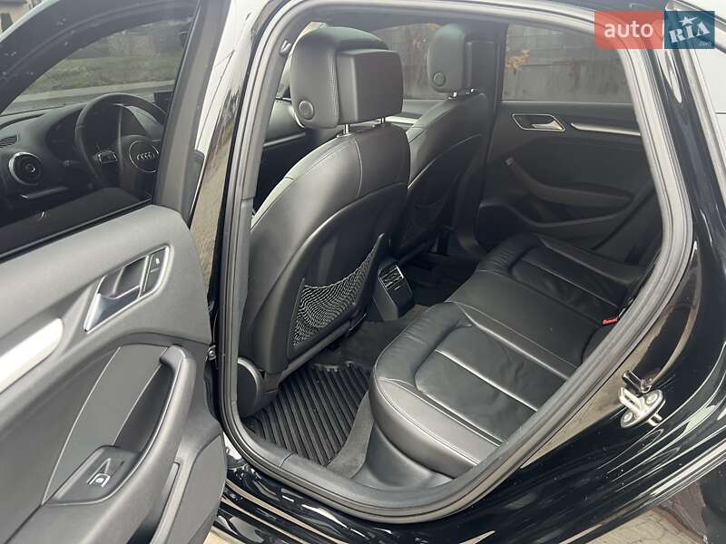 Седан Audi A3 2015 в Рівному