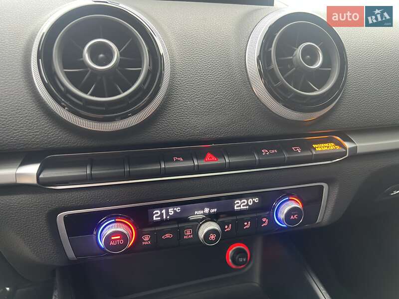 Седан Audi A3 2015 в Рівному