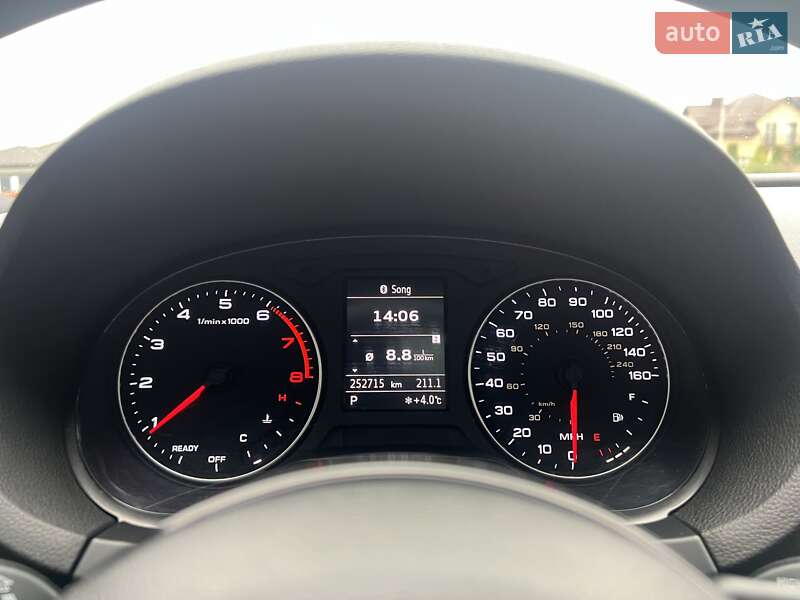 Седан Audi A3 2015 в Рівному