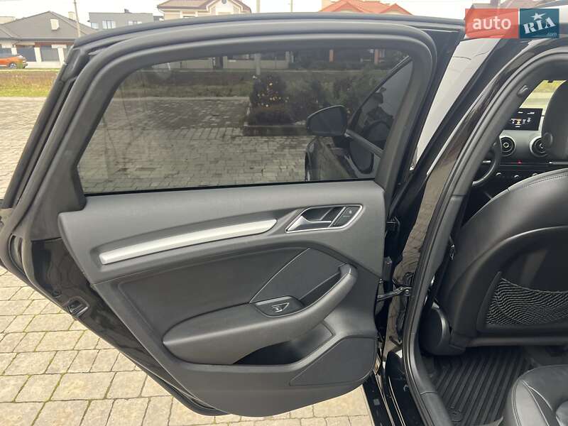 Седан Audi A3 2015 в Рівному