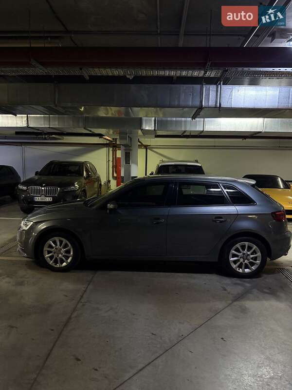 Хетчбек Audi A3 2016 в Києві