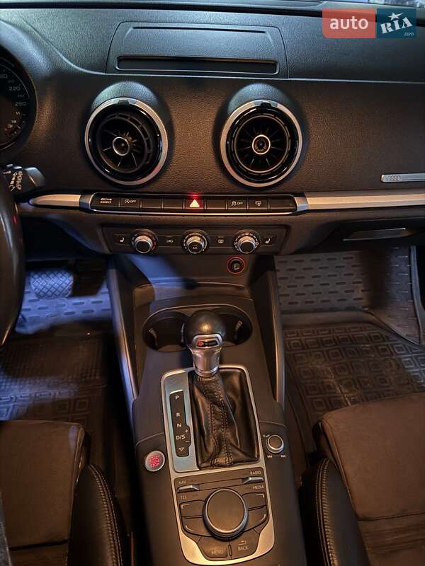 Хетчбек Audi A3 2016 в Києві