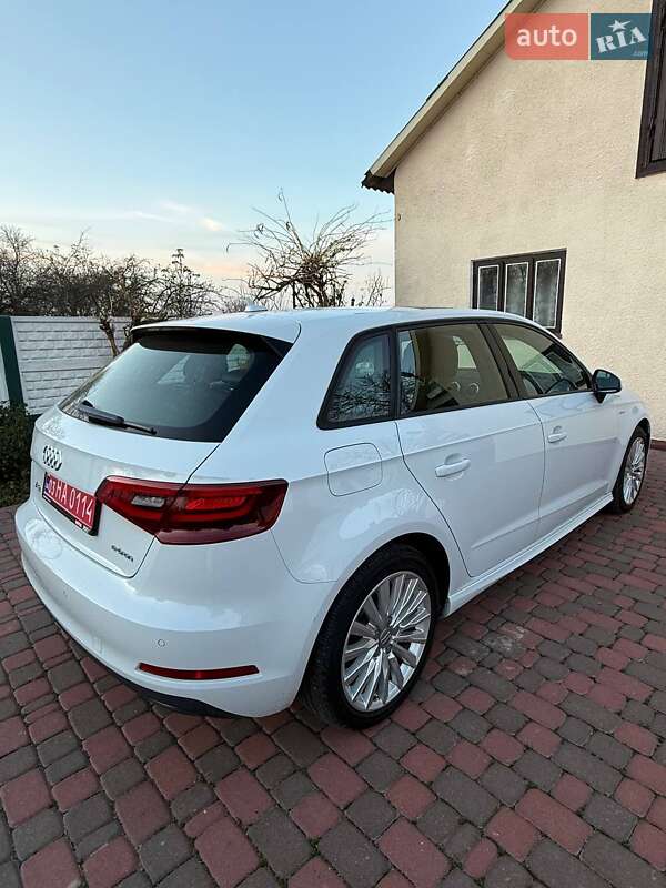 Хетчбек Audi A3 2016 в Ірпені