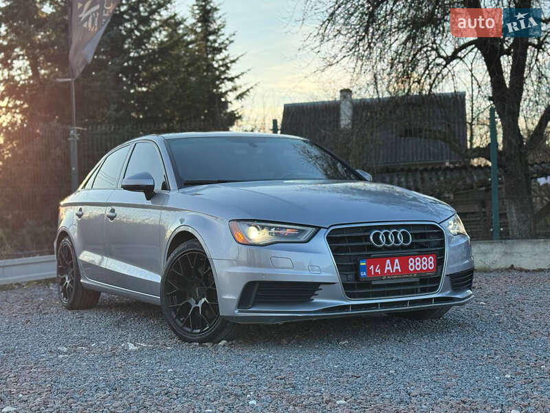 Седан Audi A3 2016 в Дрогобичі