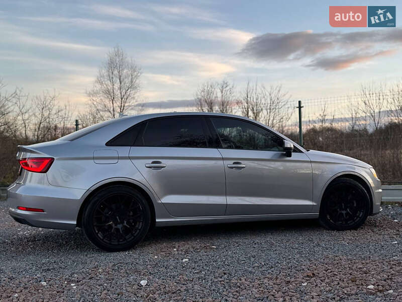 Седан Audi A3 2016 в Дрогобичі