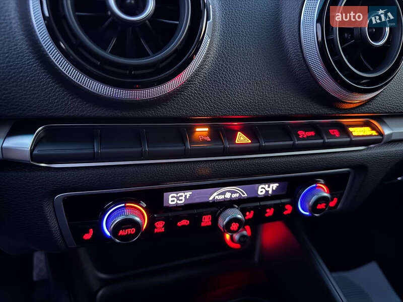 Седан Audi A3 2016 в Дрогобичі