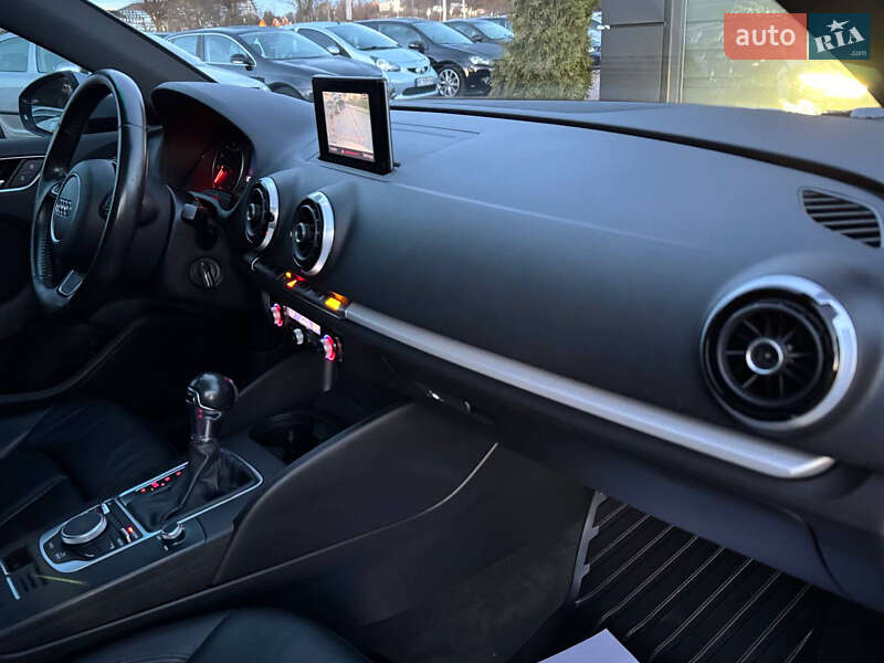 Седан Audi A3 2016 в Дрогобичі