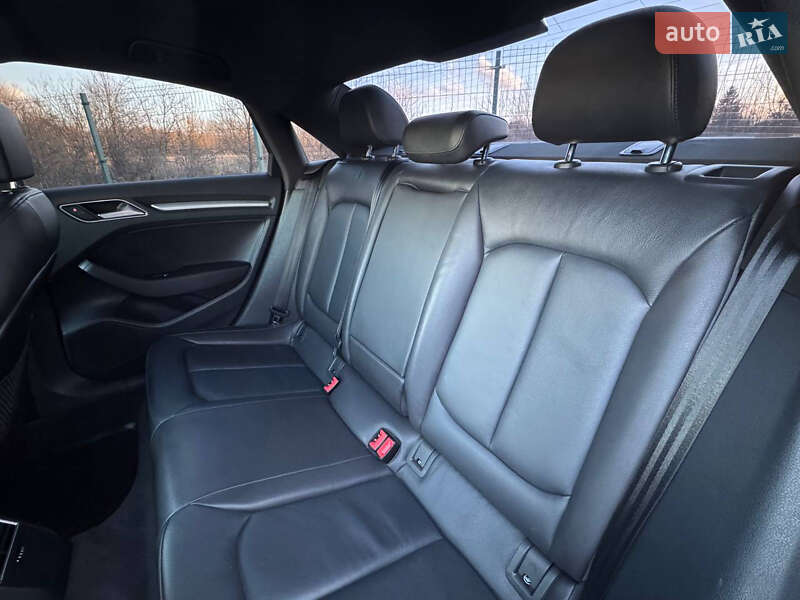 Седан Audi A3 2016 в Дрогобичі