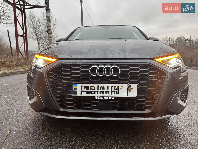 Седан Audi A3 2024 в Чернівцях