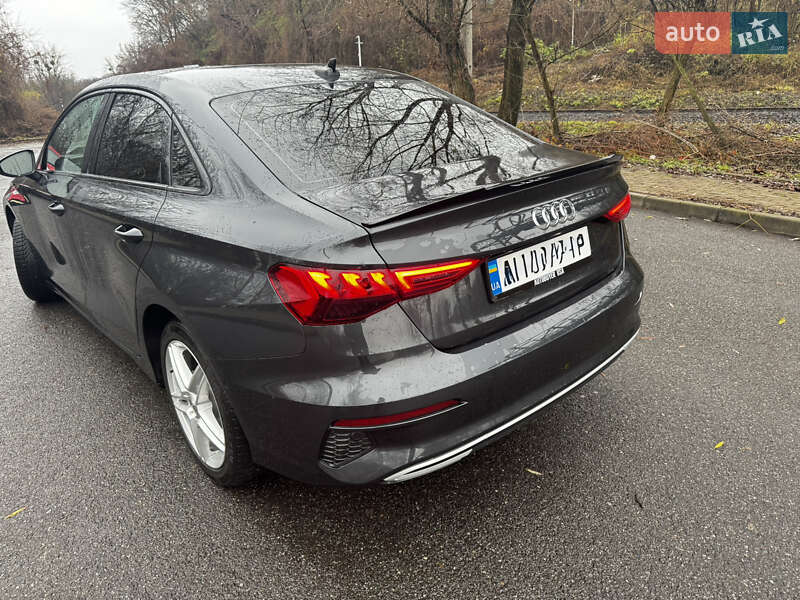 Седан Audi A3 2024 в Чернівцях