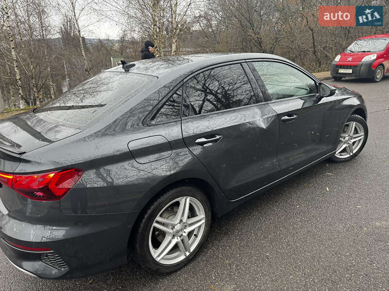 Седан Audi A3 2024 в Чернівцях