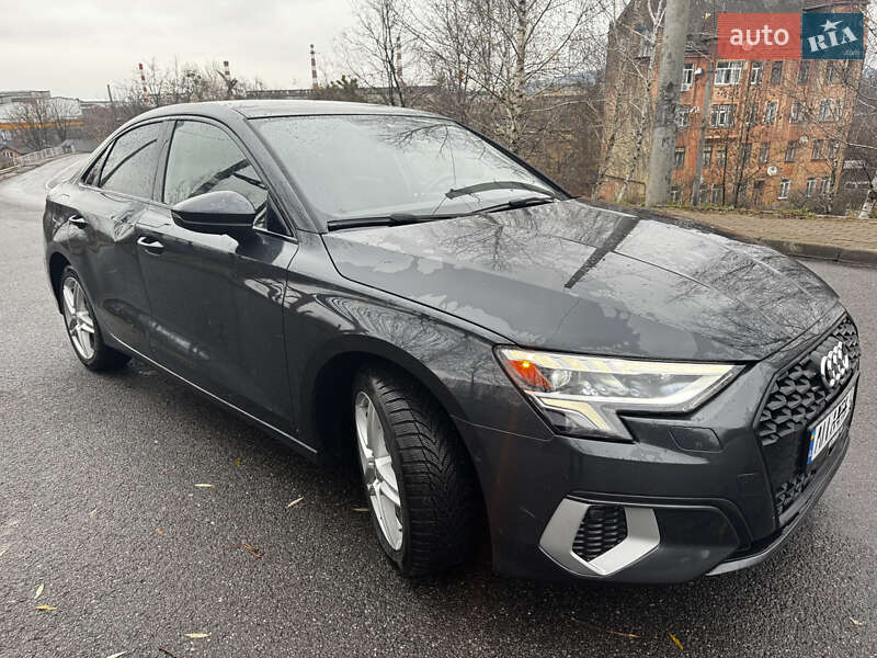 Седан Audi A3 2024 в Чернівцях