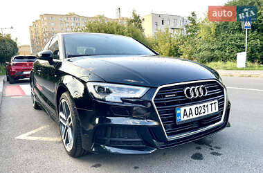 Седан Audi A3 2017 в Киеве