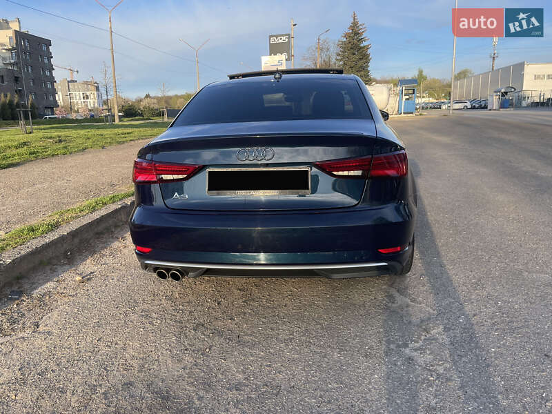 Седан Audi A3 2016 в Львові