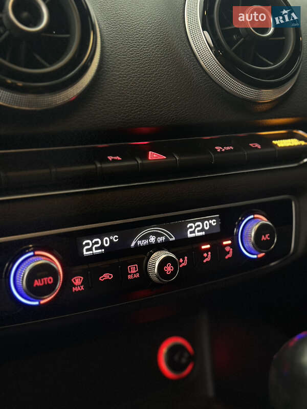 Седан Audi A3 2015 в Запорожье