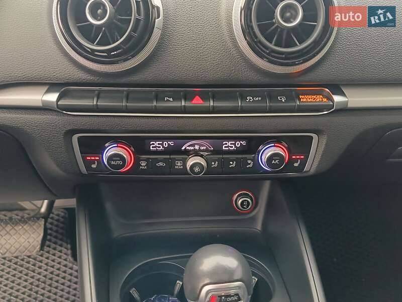 Седан Audi A3 2015 в Києві