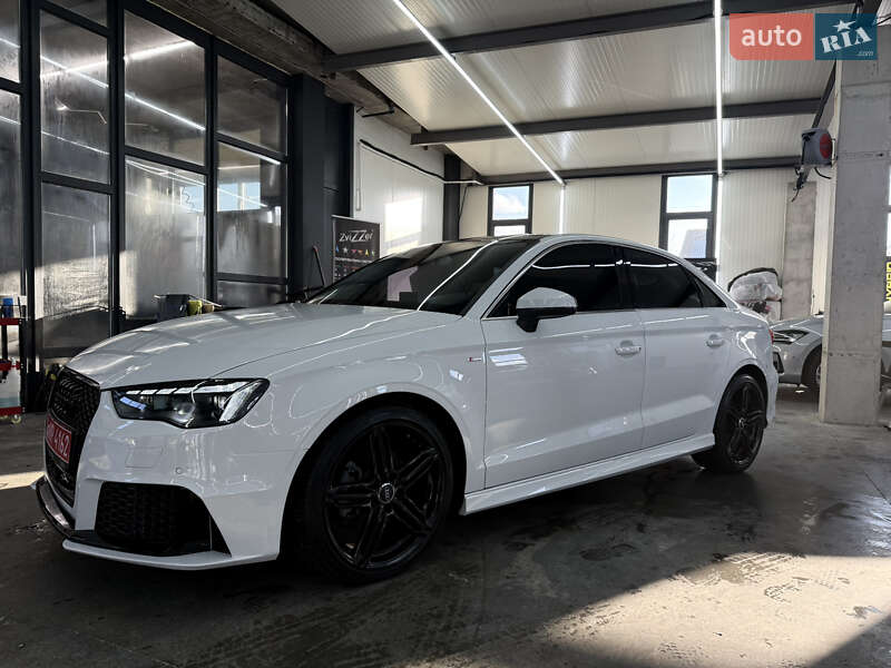 Седан Audi A3 2014 в Рівному