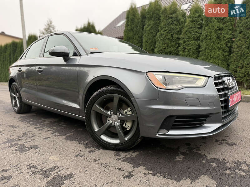 Седан Audi A3 2015 в Киеве