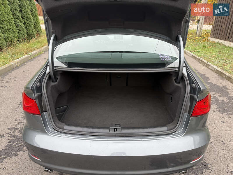 Седан Audi A3 2015 в Киеве