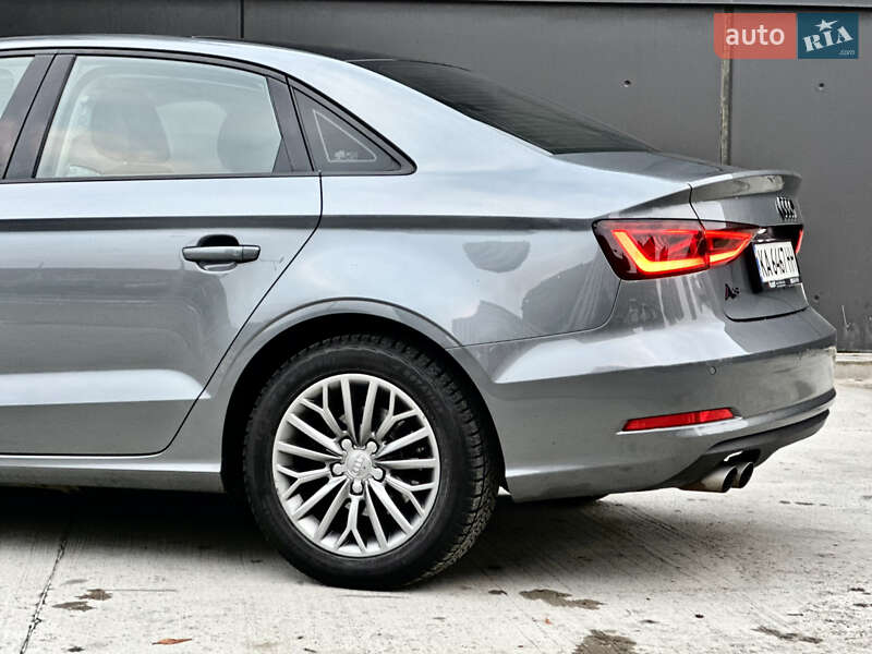 Седан Audi A3 2016 в Киеве