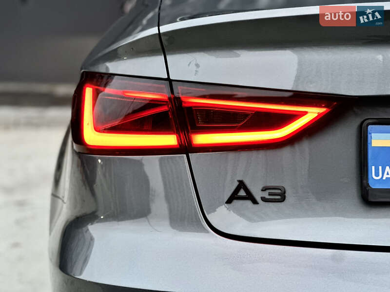 Седан Audi A3 2016 в Киеве