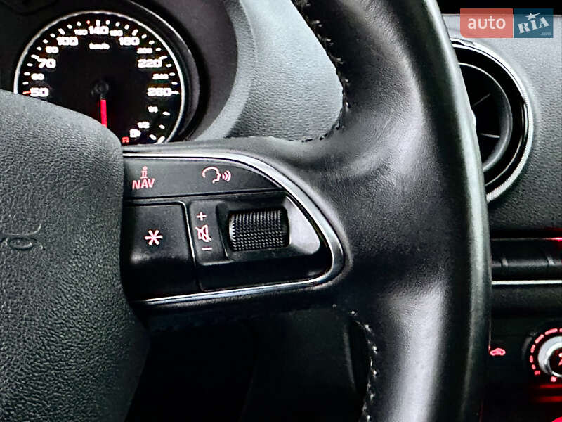 Седан Audi A3 2016 в Киеве